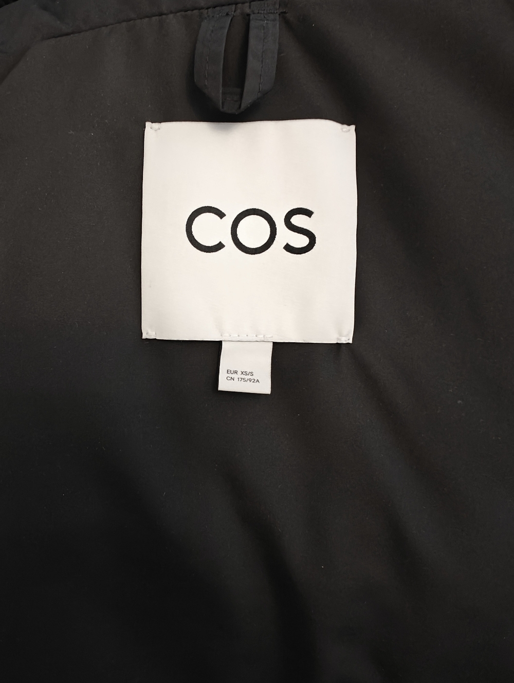 COS Puffer Vest With Hood - Picture 4 of 6